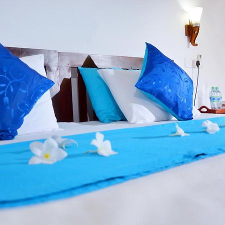 Blue Sky Beach Resort Unawatuna Esterno foto
