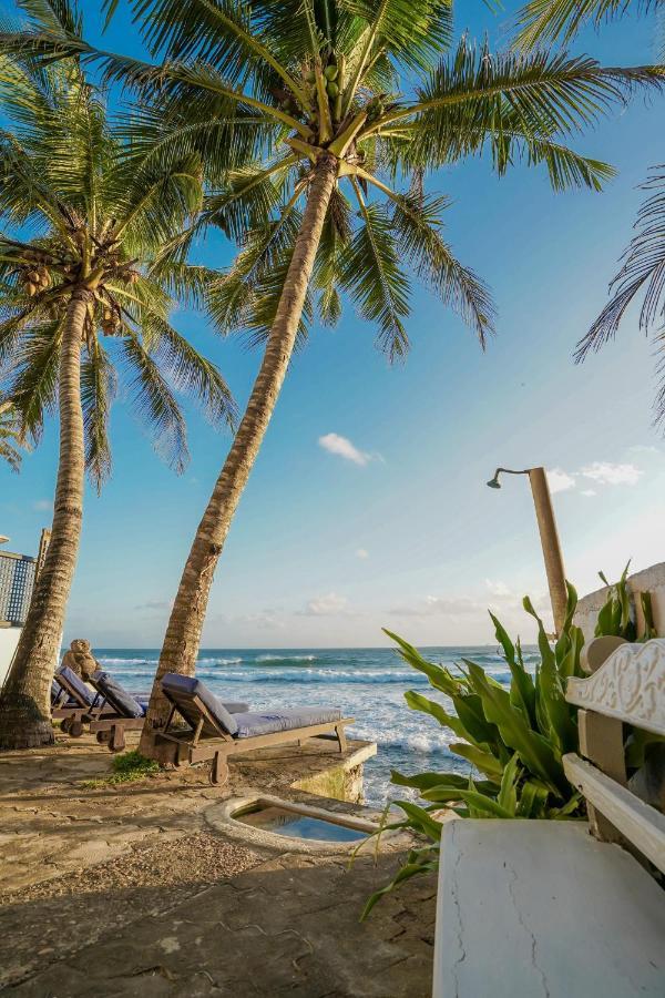 Blue Sky Beach Resort Unawatuna Esterno foto