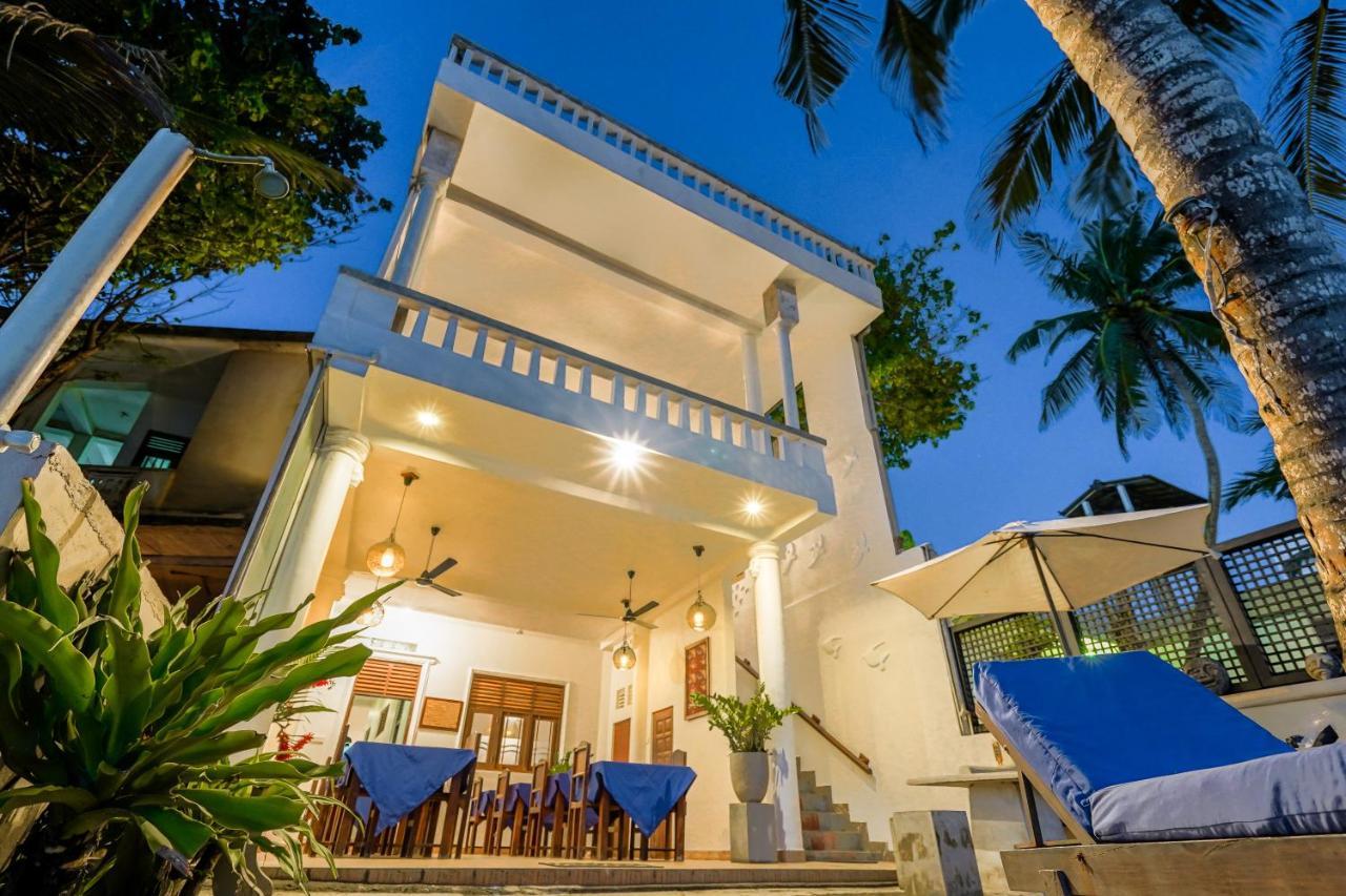 Blue Sky Beach Resort Unawatuna Esterno foto